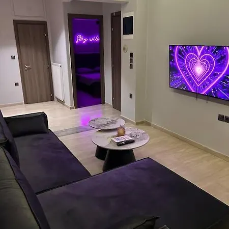 Angies Ledsigns Apartment Thessaloniki